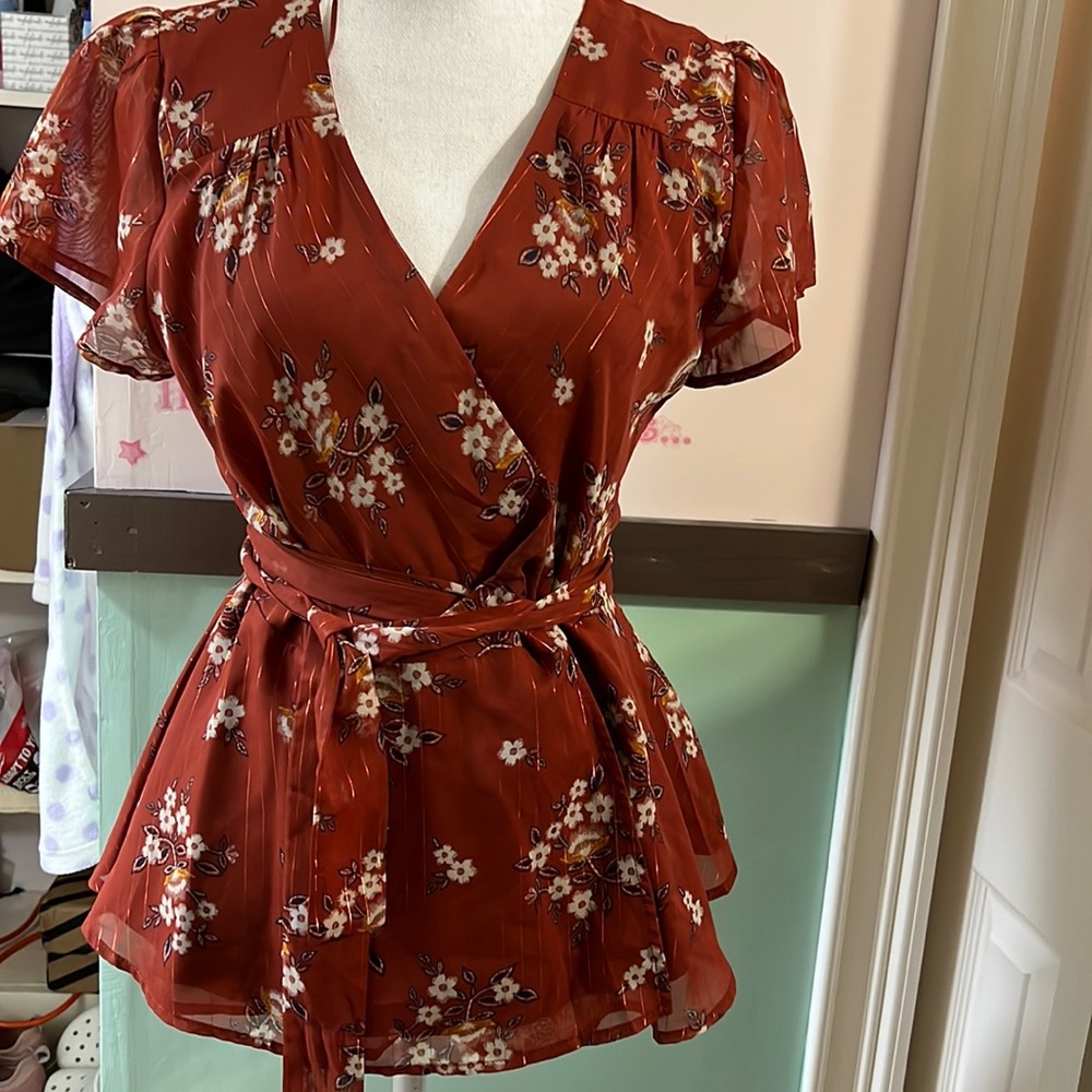 New size small wrap around top